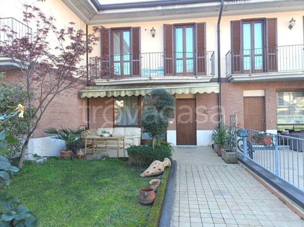 casa indipendente in vendita a Roè Volciano