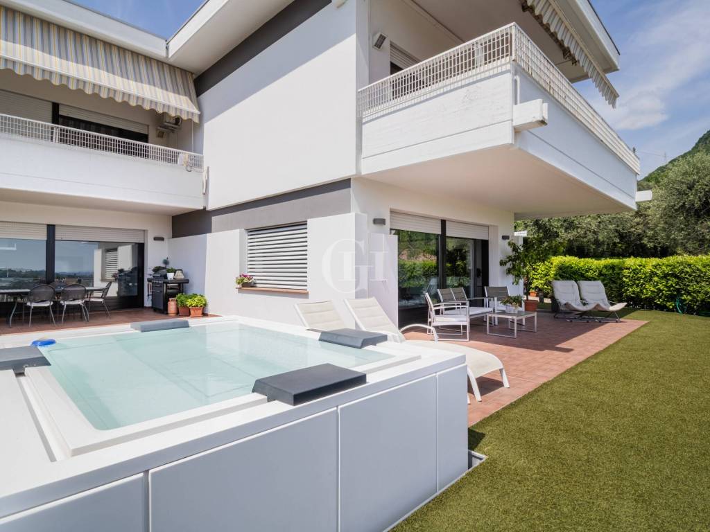 casa indipendente in vendita a Roè Volciano in zona Trobiolo
