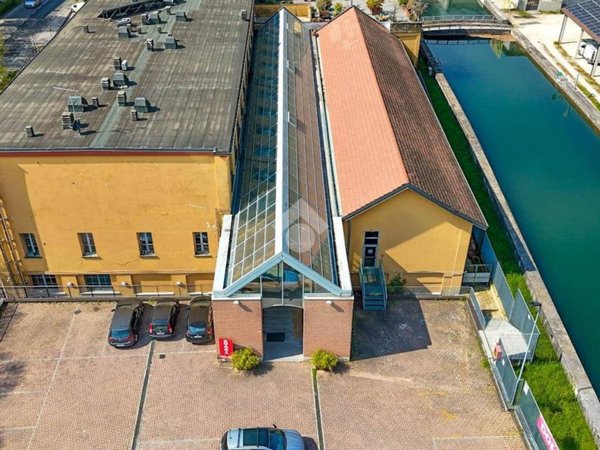 negozio in vendita a Roè Volciano