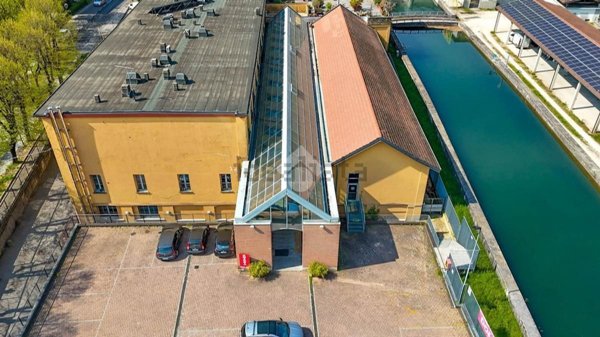 negozio in vendita a Roè Volciano