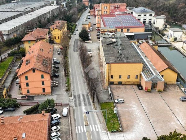 ufficio in vendita a Roè Volciano