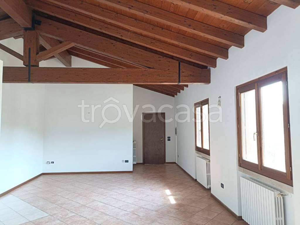 appartamento in vendita a Roè Volciano
