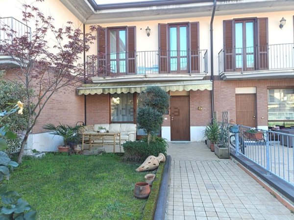 casa indipendente in vendita a Roè Volciano