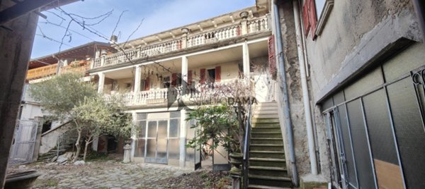 casa indipendente in vendita a Roè Volciano in zona Volciano