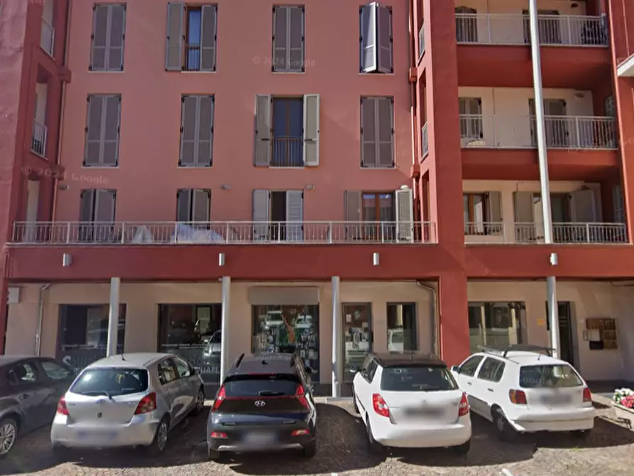 negozio in vendita a Roè Volciano