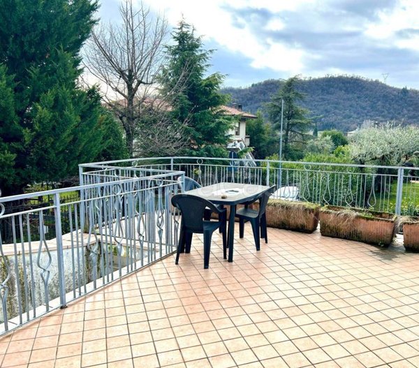 casa indipendente in vendita a Roè Volciano in zona Volciano