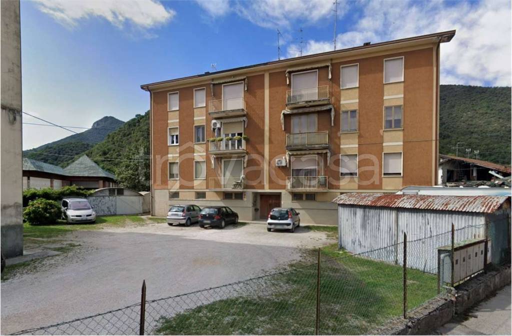 appartamento in vendita a Roè Volciano in zona Volciano