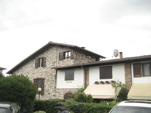 appartamento in vendita a Roè Volciano in zona Trobiolo