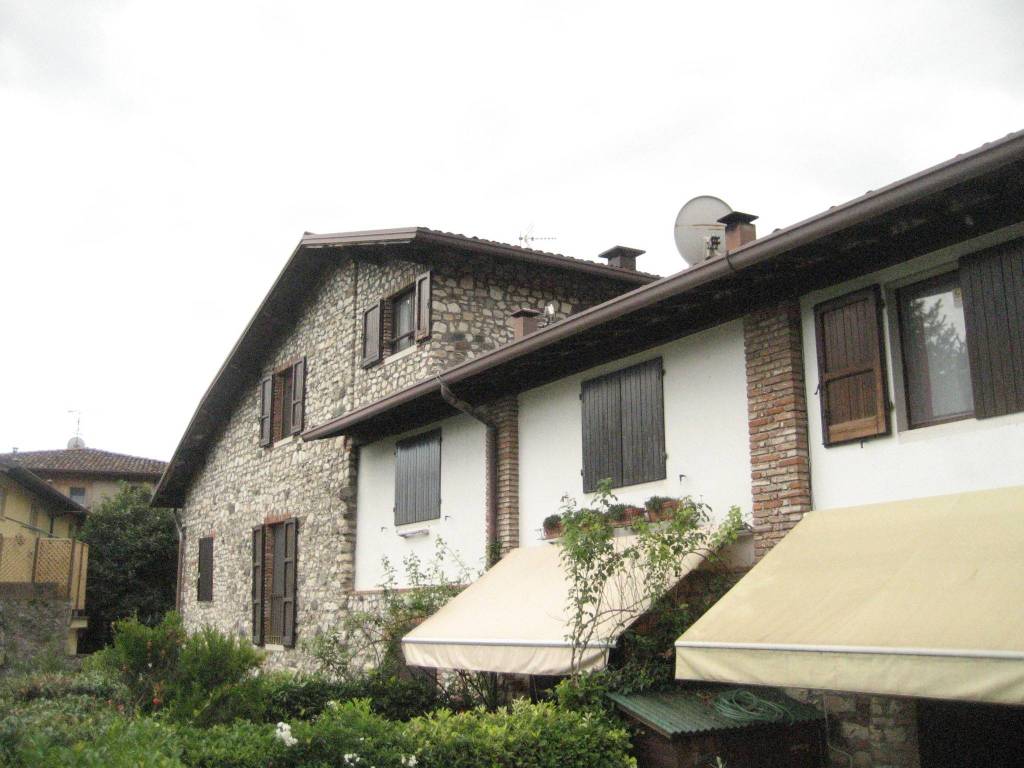 appartamento in vendita a Roè Volciano in zona Trobiolo