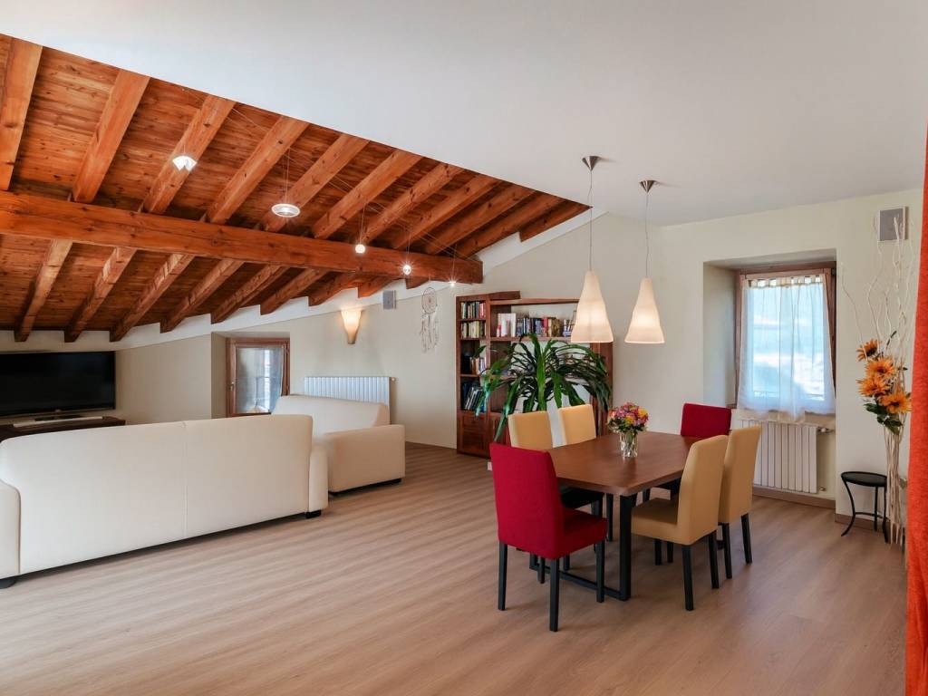 casa indipendente in vendita a Roè Volciano in zona Gazzane