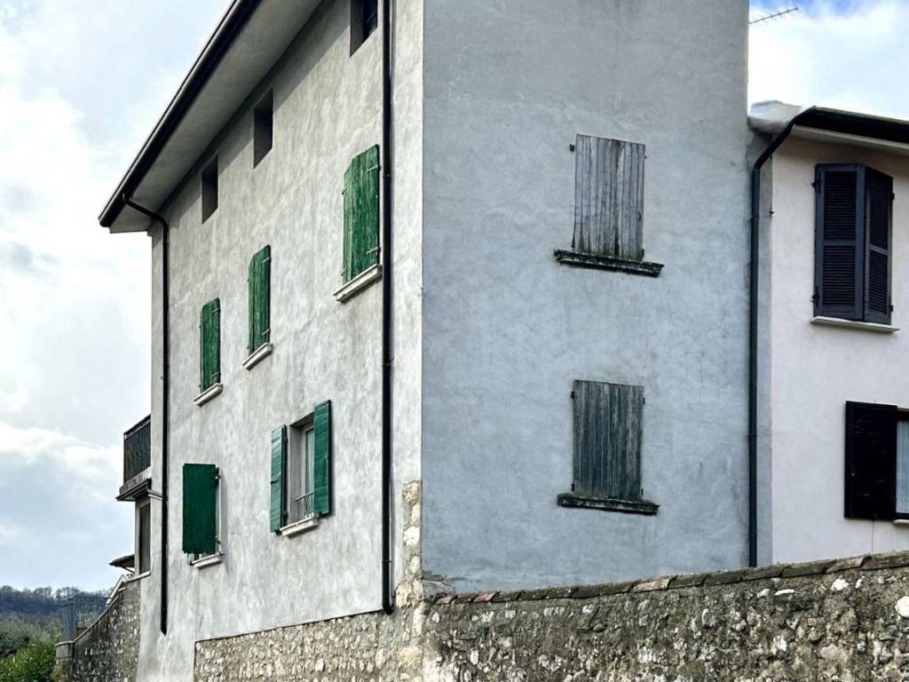 casa indipendente in vendita a Roè Volciano