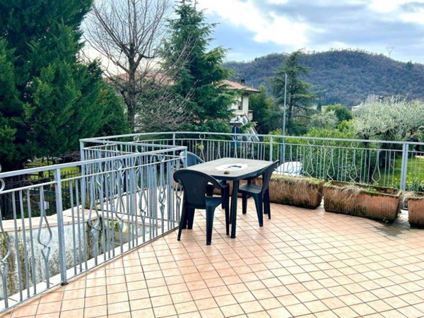 casa indipendente in vendita a Roè Volciano in zona Volciano