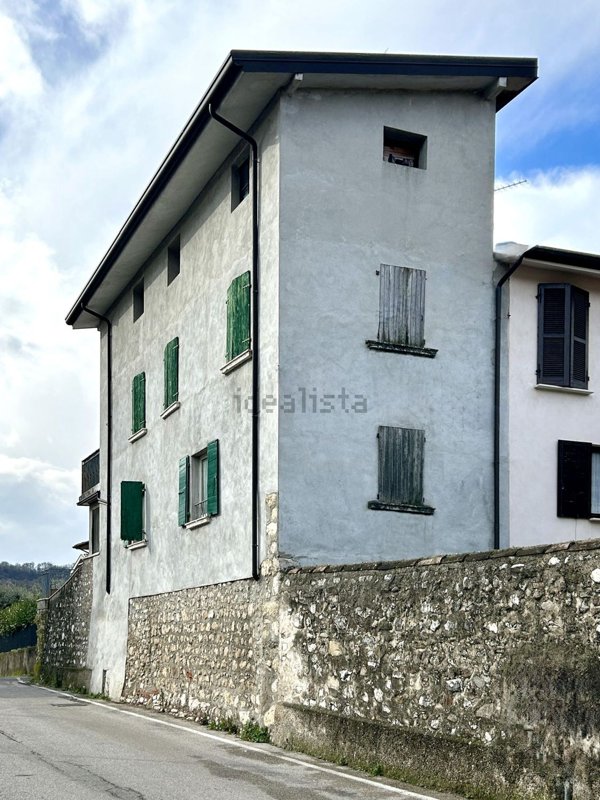 appartamento in vendita a Roè Volciano in zona Volciano