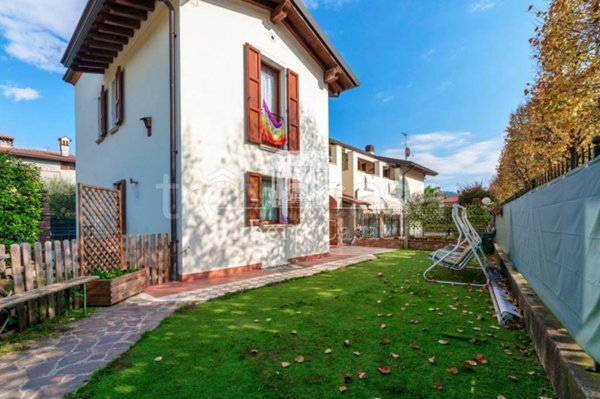 casa indipendente in vendita a Roè Volciano in zona Volciano