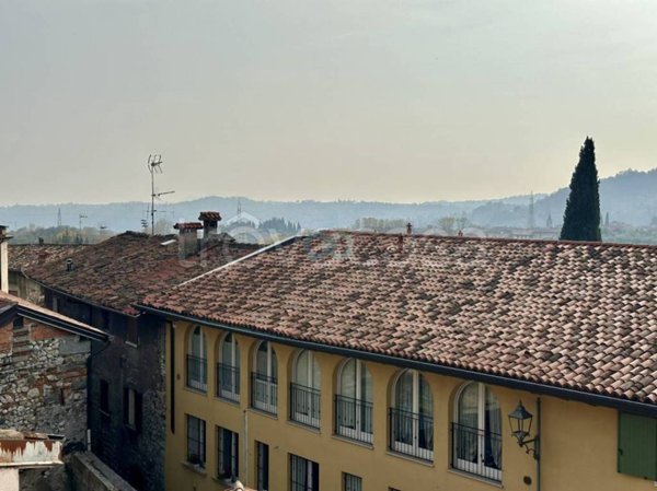 casa indipendente in vendita a Roè Volciano