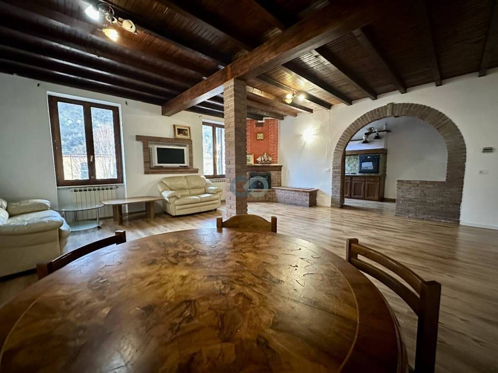 appartamento in vendita a Roè Volciano