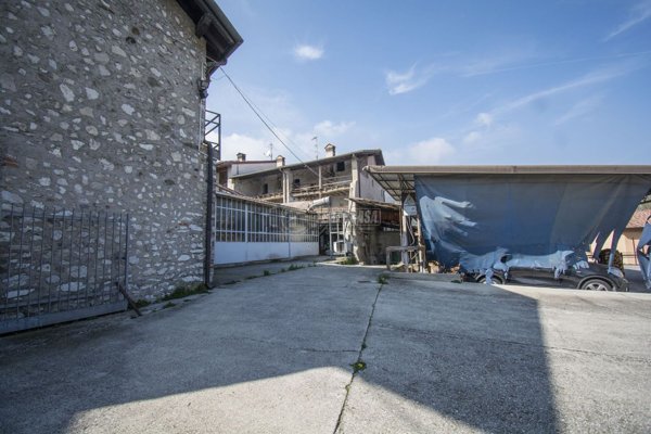 appartamento in vendita a Roè Volciano