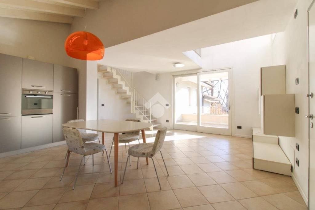 appartamento in vendita a Roè Volciano in zona Volciano