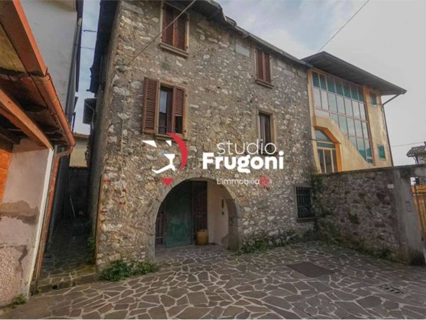 casa indipendente in vendita a Roè Volciano in zona Gazzane