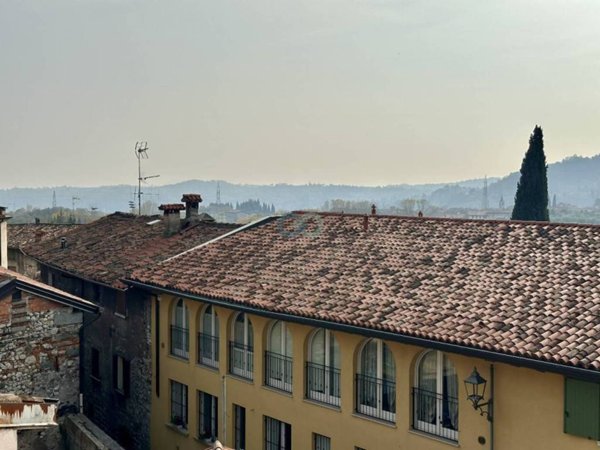 casa indipendente in vendita a Roè Volciano