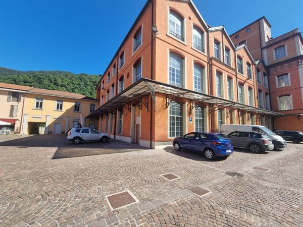 negozio in vendita a Roè Volciano