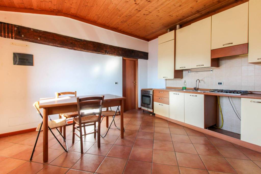 appartamento in vendita a Roè Volciano in zona Volciano