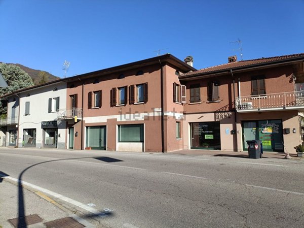 negozio in vendita a Roè Volciano