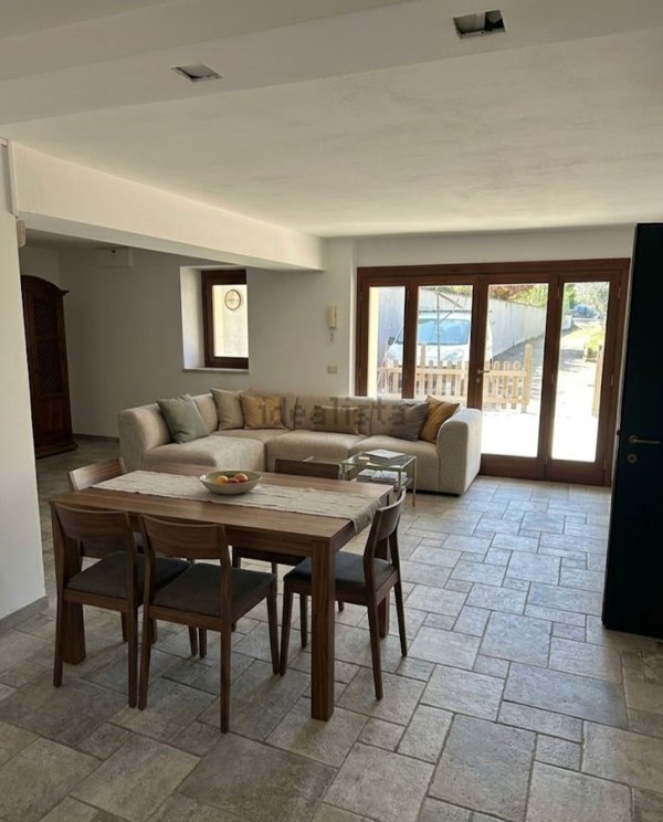 casa indipendente in vendita a Roè Volciano in zona Volciano