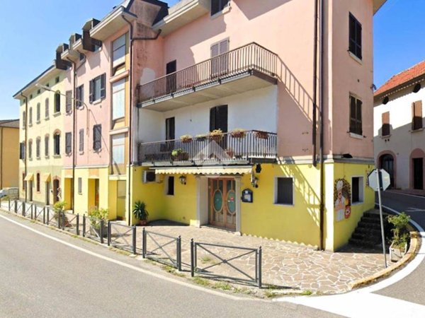 negozio in vendita a Roè Volciano