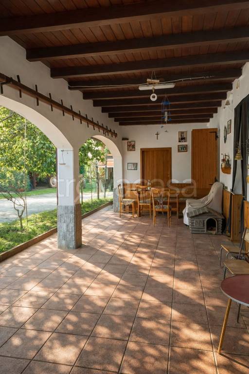 casa indipendente in vendita a Roè Volciano