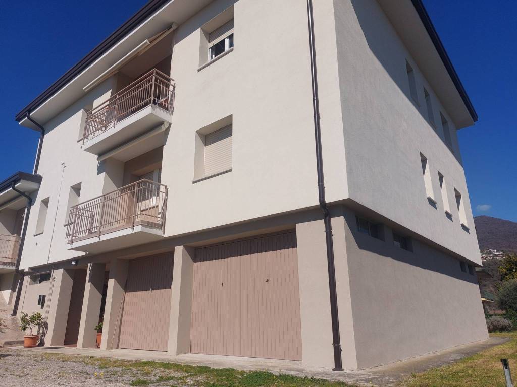 appartamento in vendita a Roè Volciano