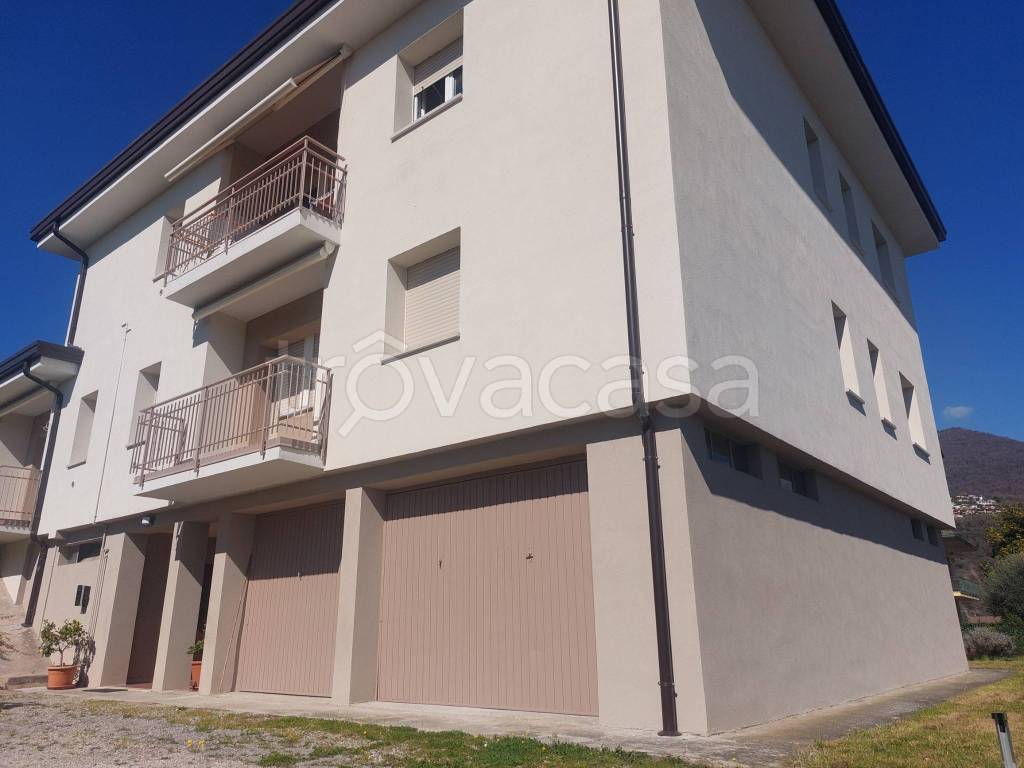 appartamento in vendita a Roè Volciano