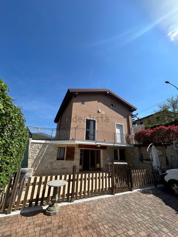 casa indipendente in vendita a Roè Volciano