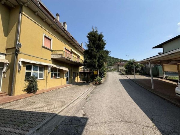trivano in vendita a Roè Volciano