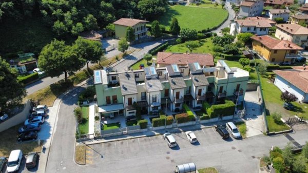 casa indipendente in vendita a Roè Volciano in zona Volciano