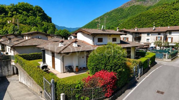casa indipendente in vendita a Roè Volciano