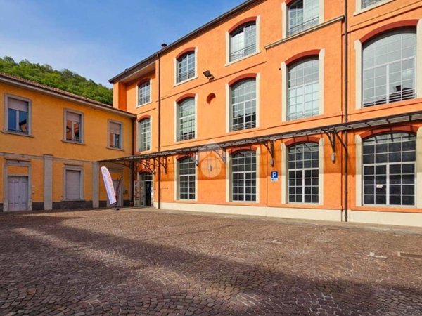 negozio in vendita a Roè Volciano in zona Volciano