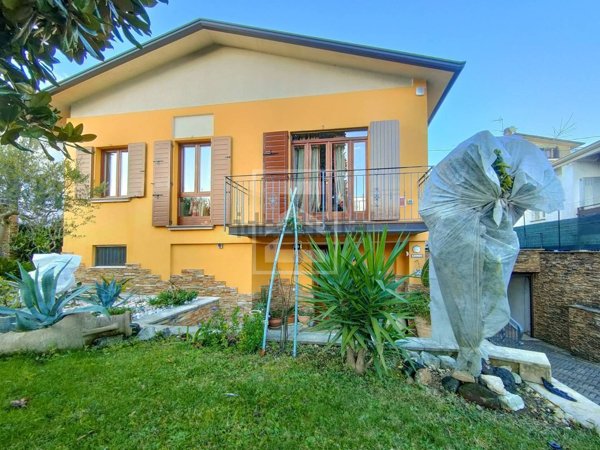 casa indipendente in vendita a Roè Volciano in zona Volciano