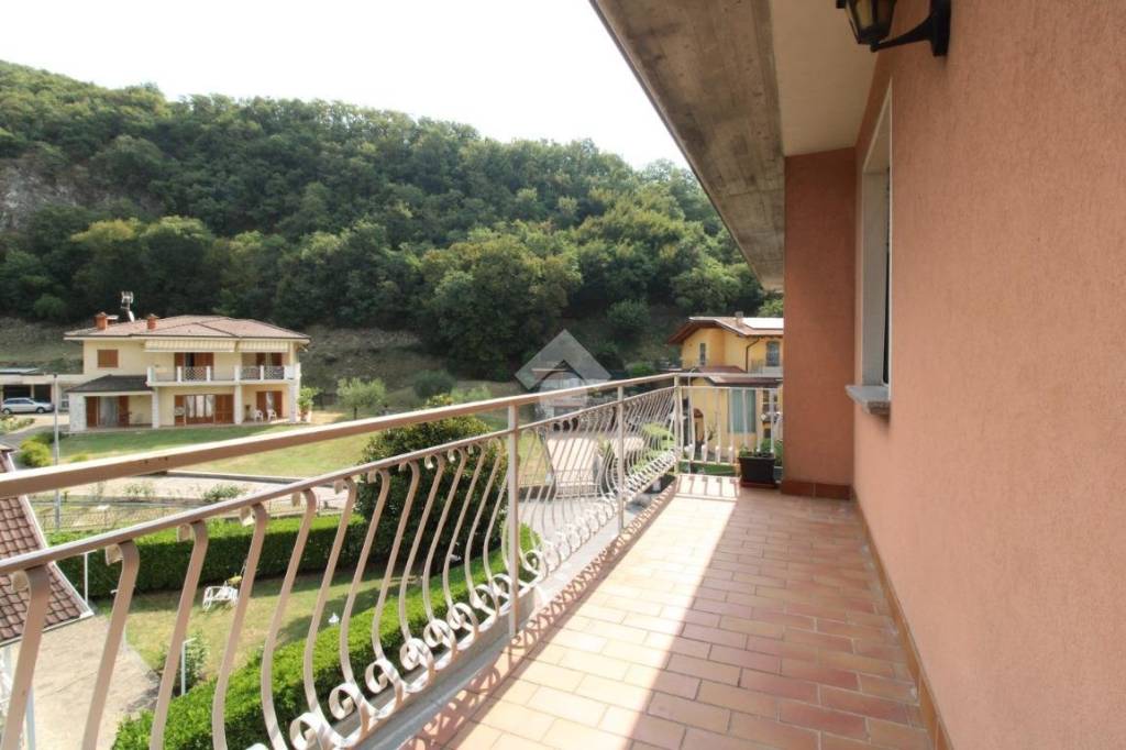 appartamento in vendita a Roè Volciano in zona Volciano