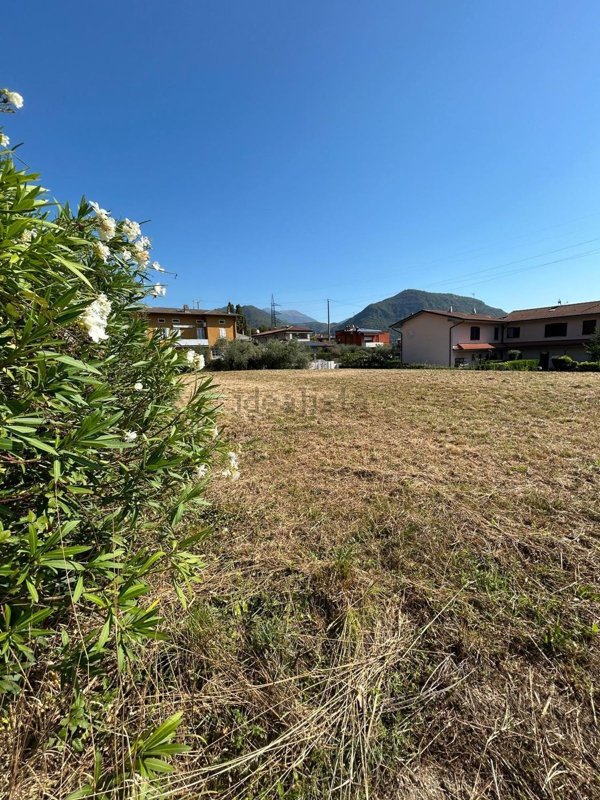 terreno in vendita a Roè Volciano in zona Volciano