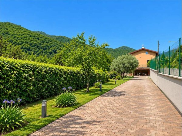 casa indipendente in vendita a Roè Volciano in zona Volciano