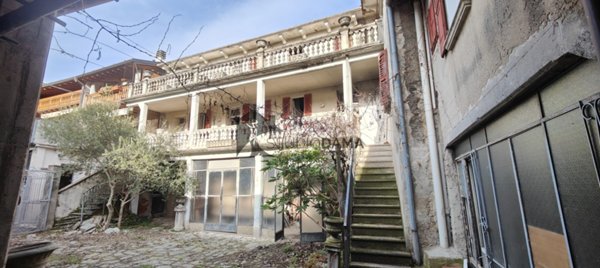 appartamento in vendita a Roè Volciano in zona Volciano