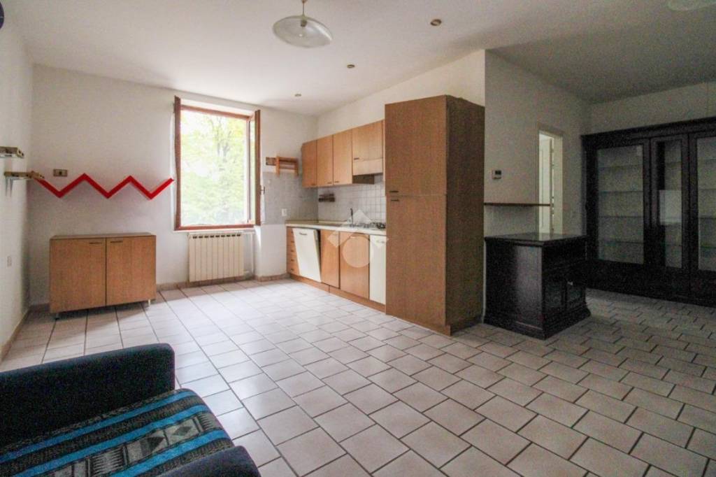 appartamento in vendita a Roè Volciano in zona Gazzane