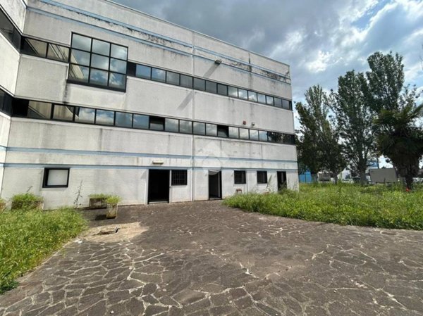 locale commerciale in vendita a Roncadelle