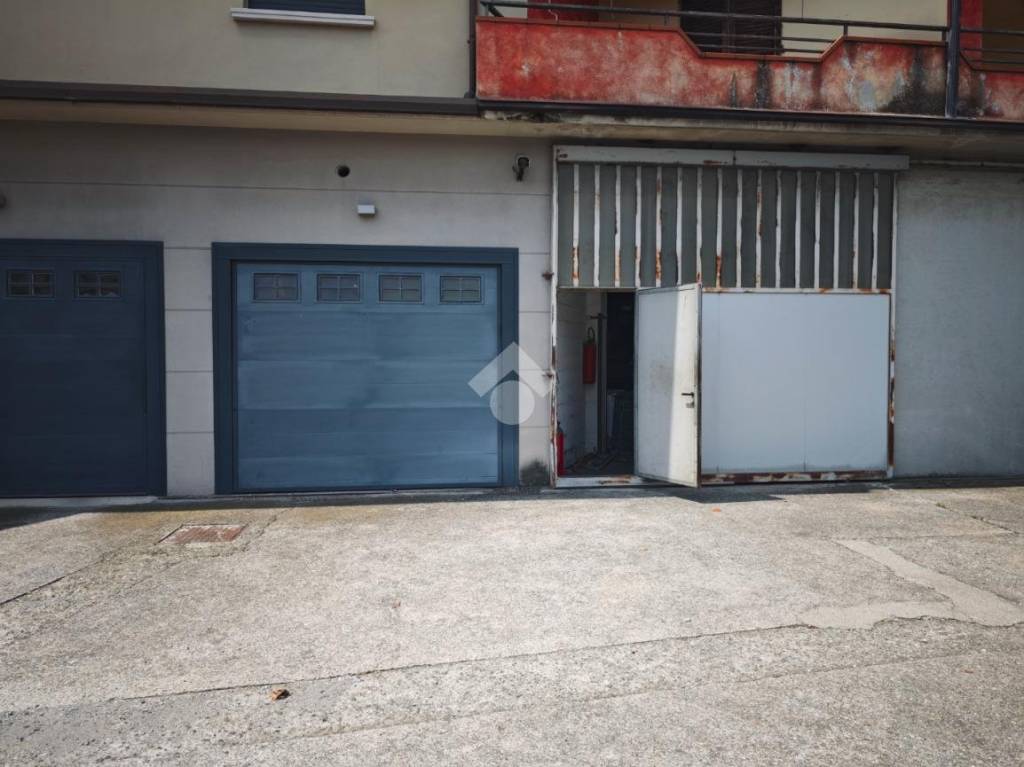 locale commerciale in vendita a Roncadelle