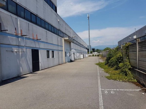 capannone in vendita a Roncadelle