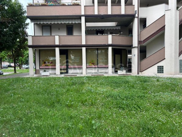 negozio in vendita a Roncadelle