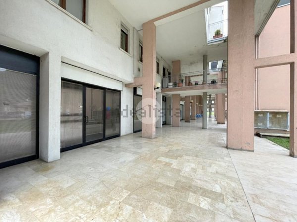 negozio in vendita a Roncadelle