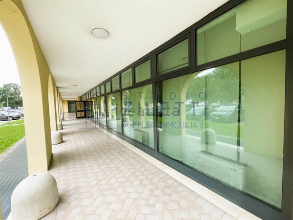 locale commerciale in vendita a Roncadelle