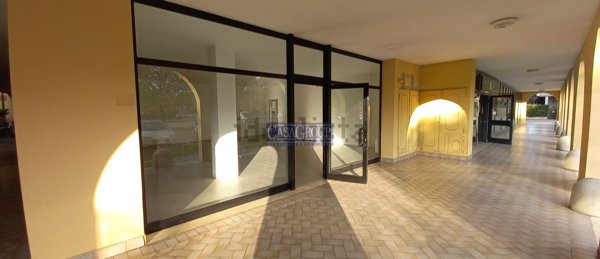 locale commerciale in vendita a Roncadelle